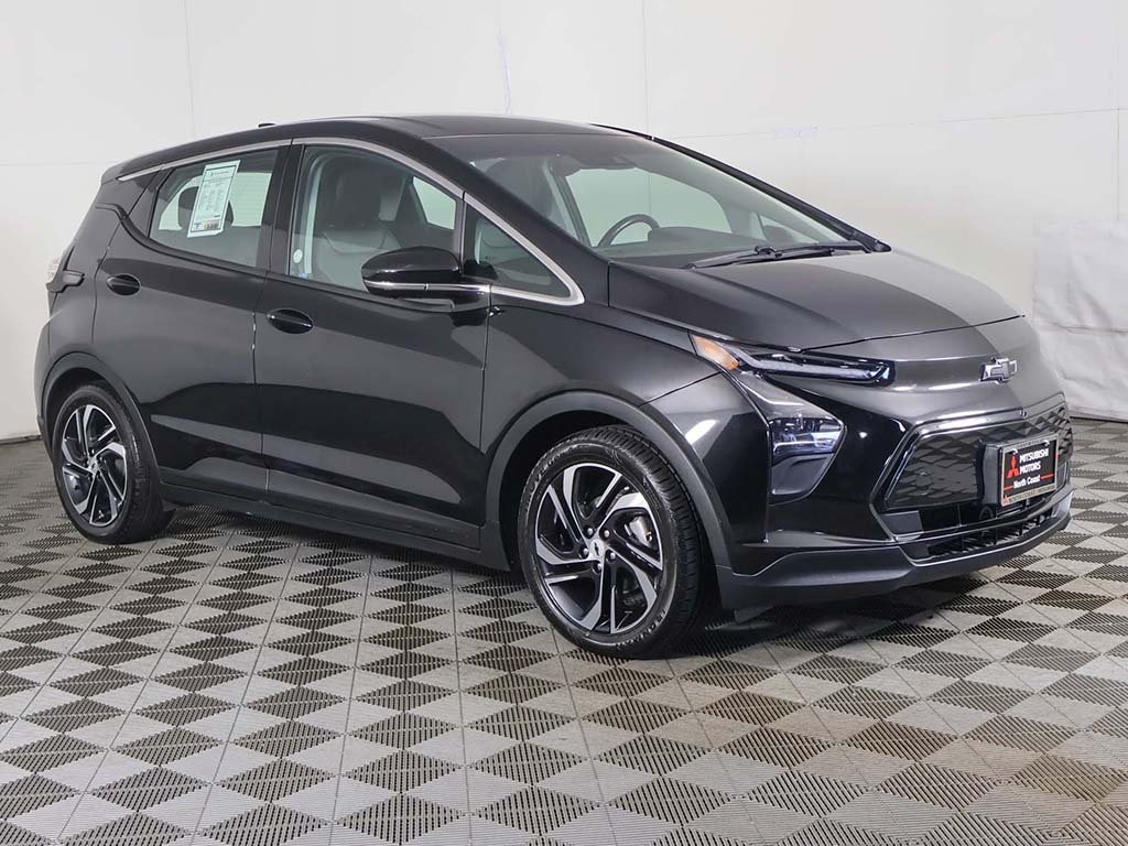 Used 2023 Chevrolet Bolt EV 2LT with VIN 1G1FX6S07P4175993 for sale in Bedford, OH