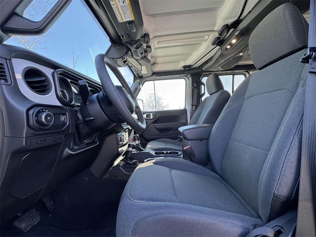 2024 Jeep Wrangler Sport S photo 20