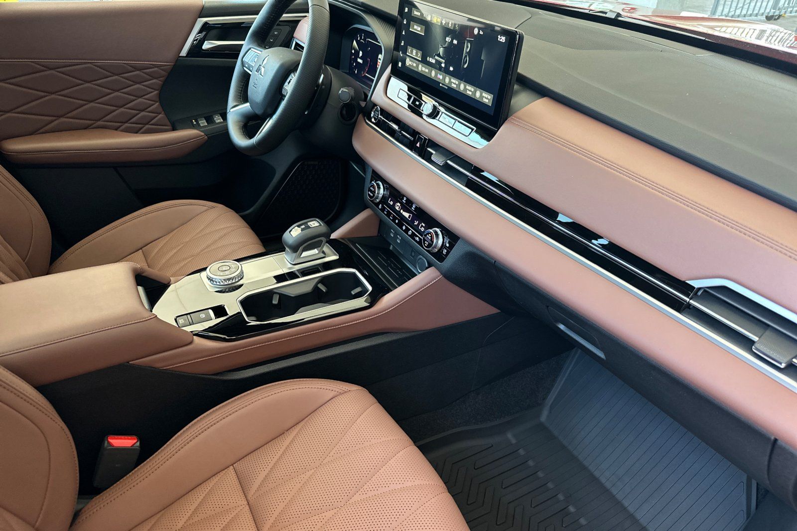 2025 Mitsubishi Outlander SEL photo 14