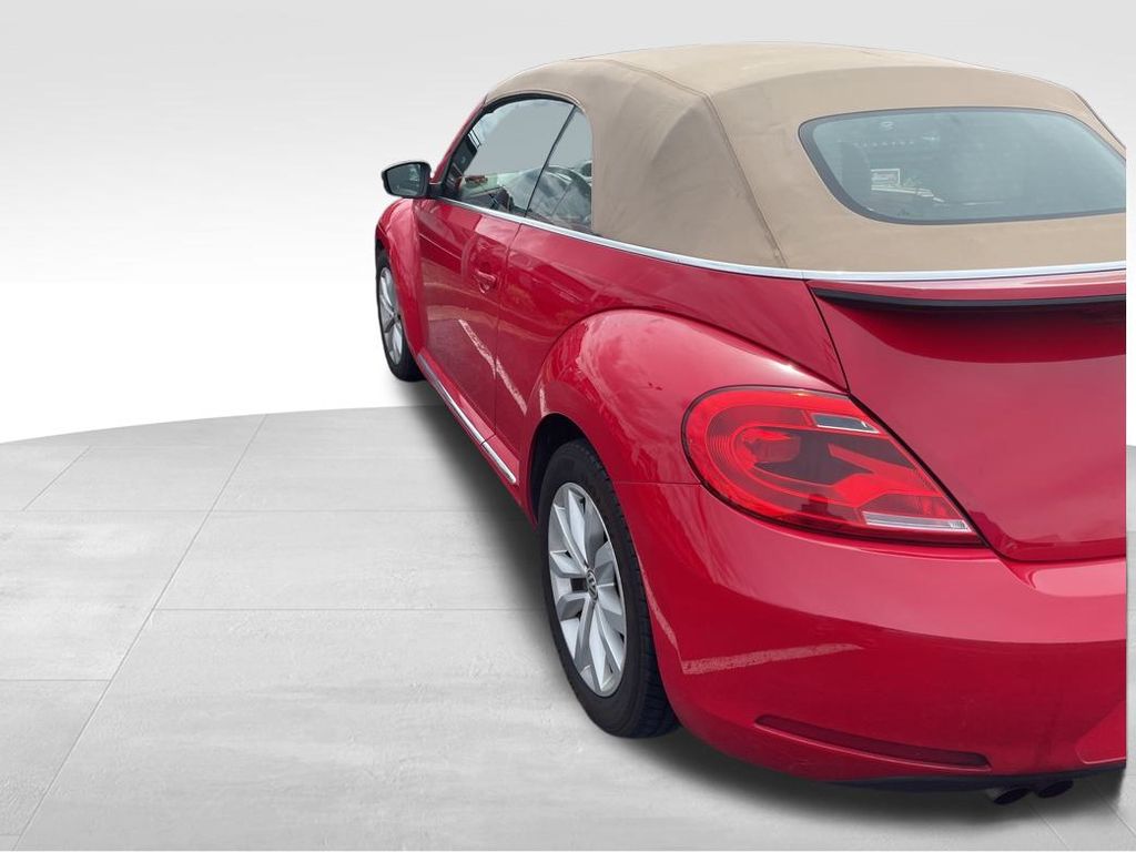 2013 Volkswagen Beetle TDI photo 4