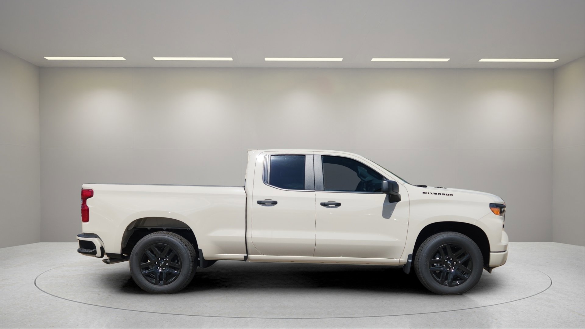 2026 Chevrolet Silverado 1500 Custom photo 2