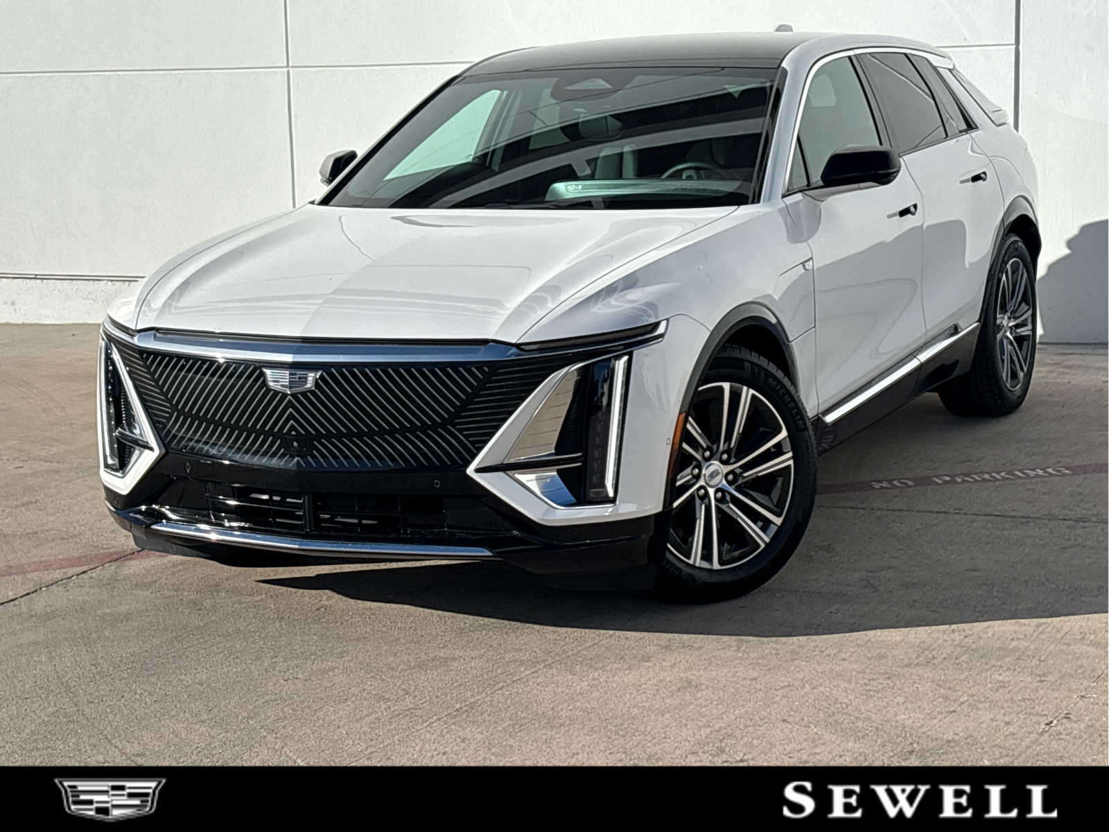 2024 Cadillac LYRIQ Luxury 1's photo