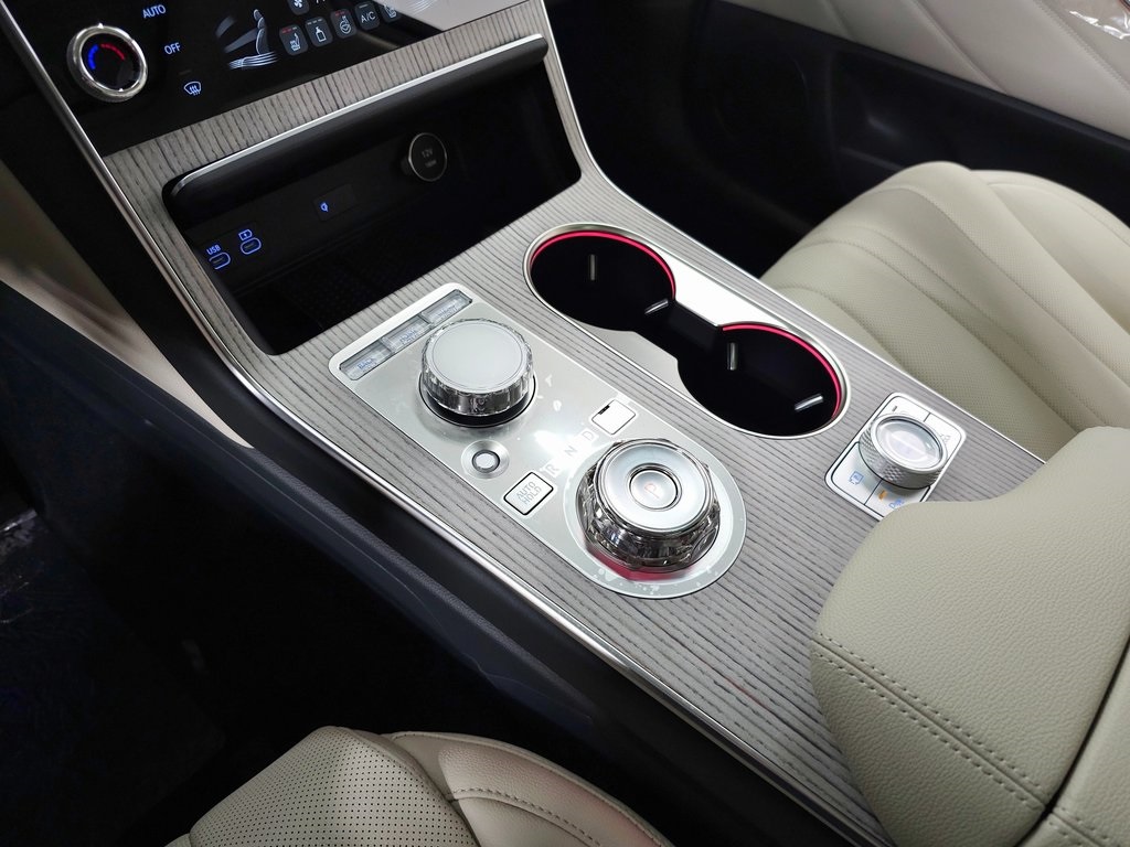 2025 Genesis GV80 2.5T AWD photo 24