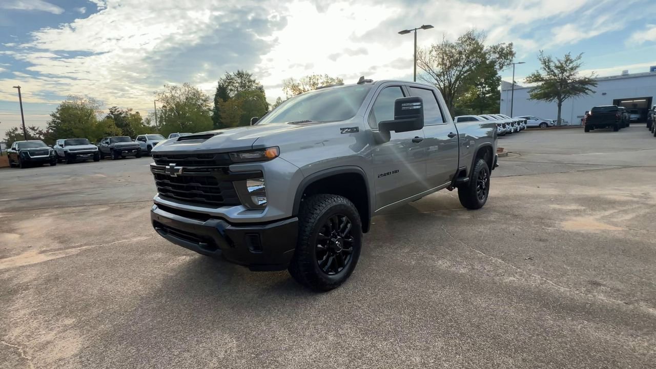 2026 Chevrolet Silverado 2500HD Custom photo 4