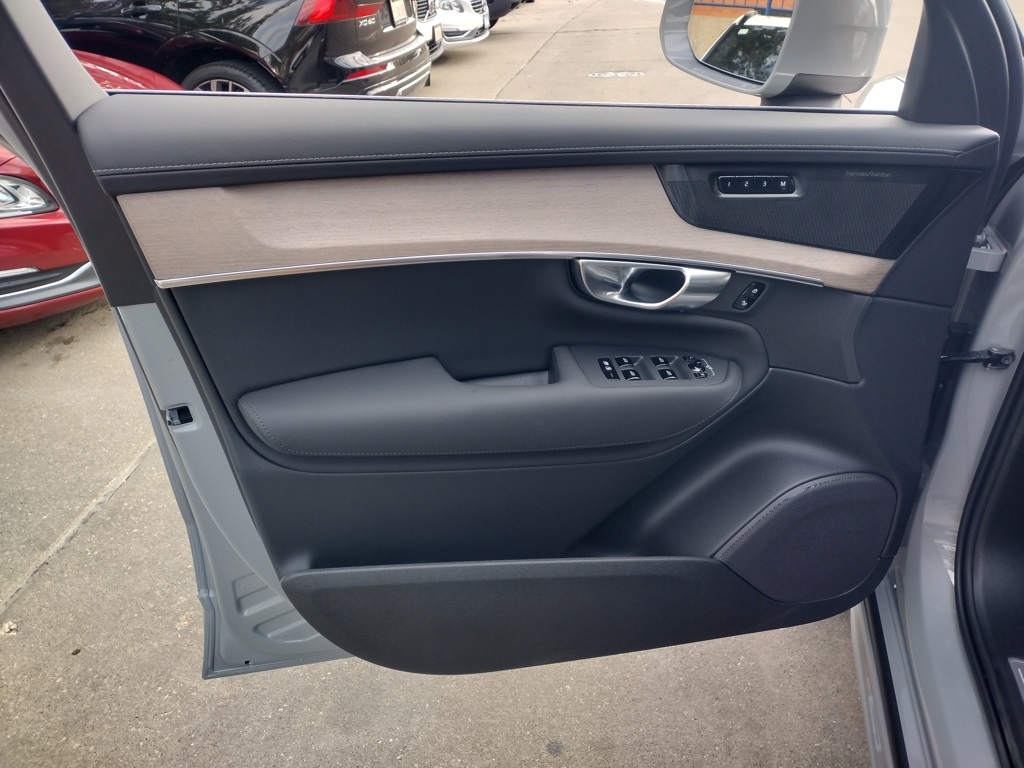 2026 VOLVO XC90 - Image 6