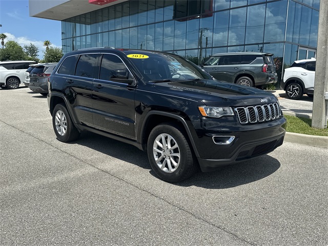 2021 Jeep Grand Cherokee Laredo X photo 3