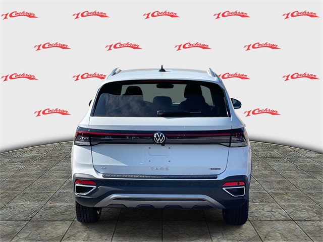 2025 Volkswagen Taos SE photo 4