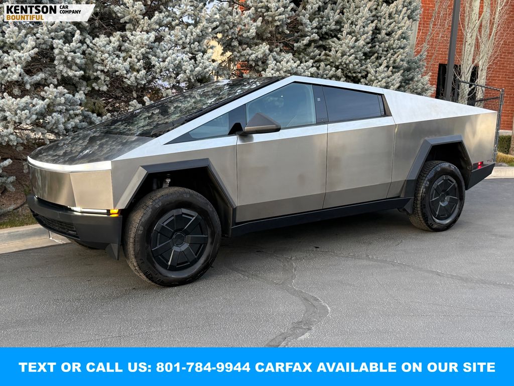 2024 Tesla Cybertruck Base's photo