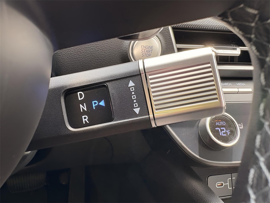 2025 Hyundai Sonata SEL Convenience photo 12