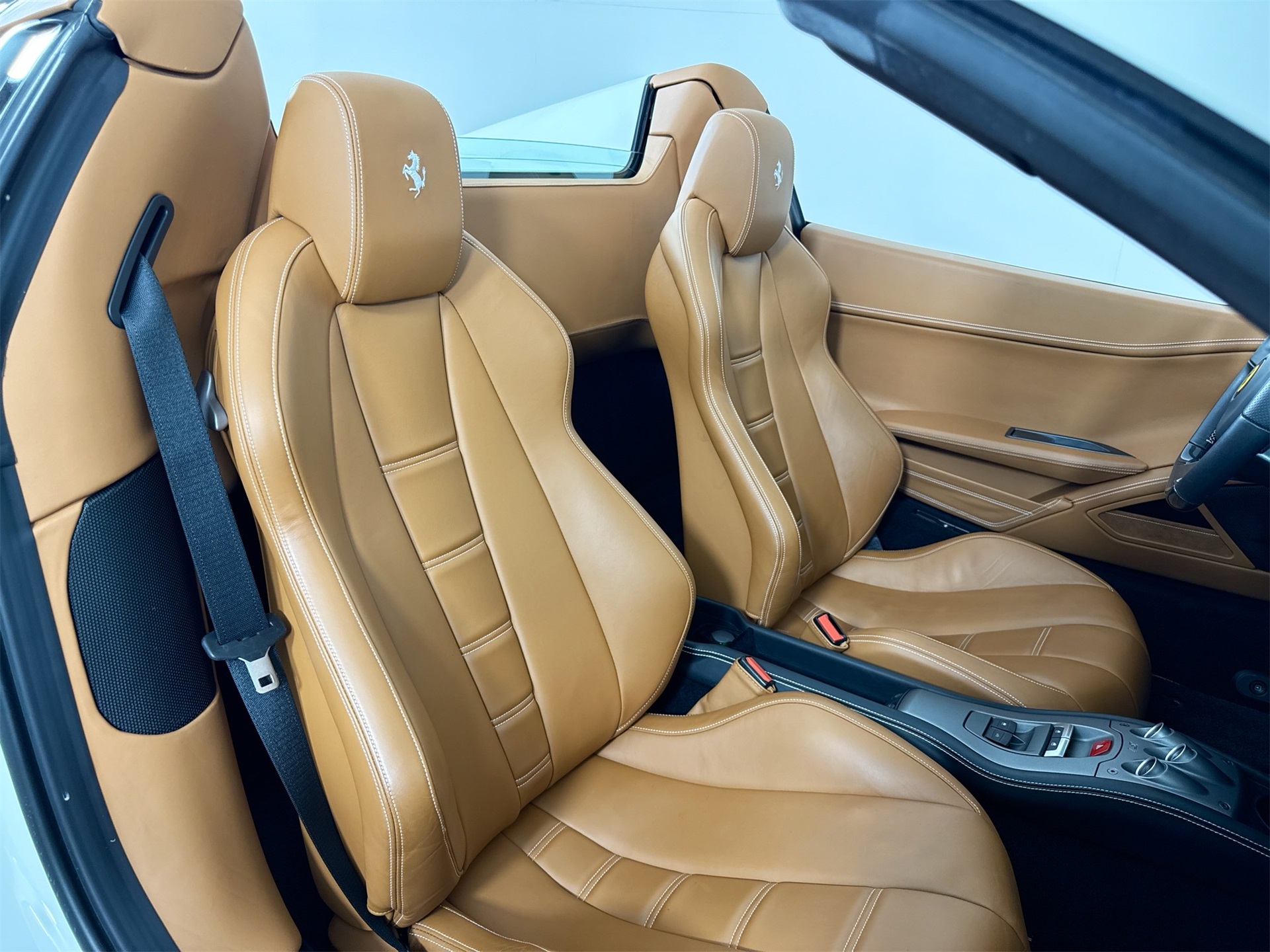 2015 Ferrari 458 Spider Base photo 19