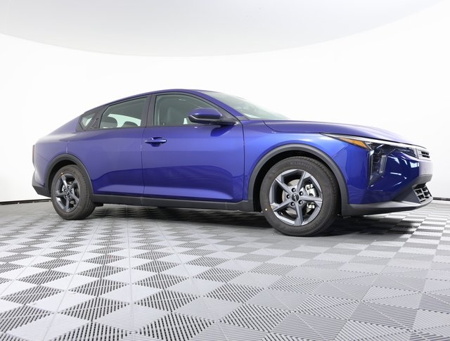 2025 Kia K4 LXS photo 3