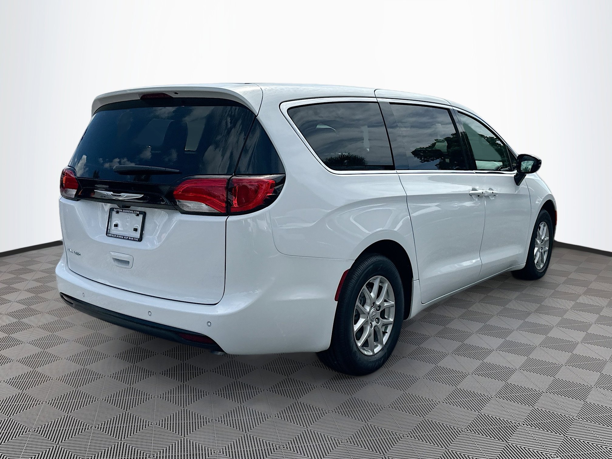 2026 Chrysler Voyager LX photo 4