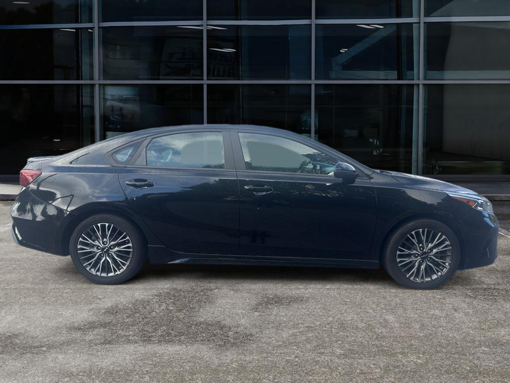 2022 Kia Forte GT-Line photo 4