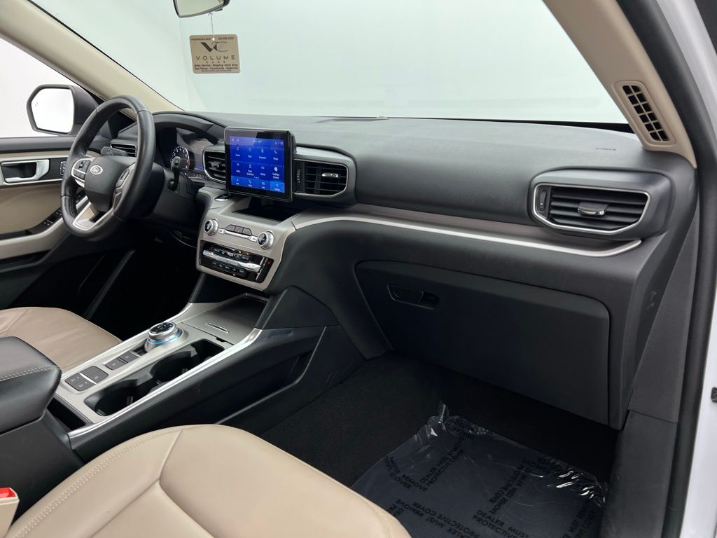 2023 Ford Explorer XLT photo 27