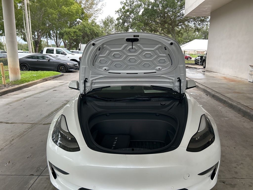 2021 Tesla Model 3 Standard Range Plus photo 9