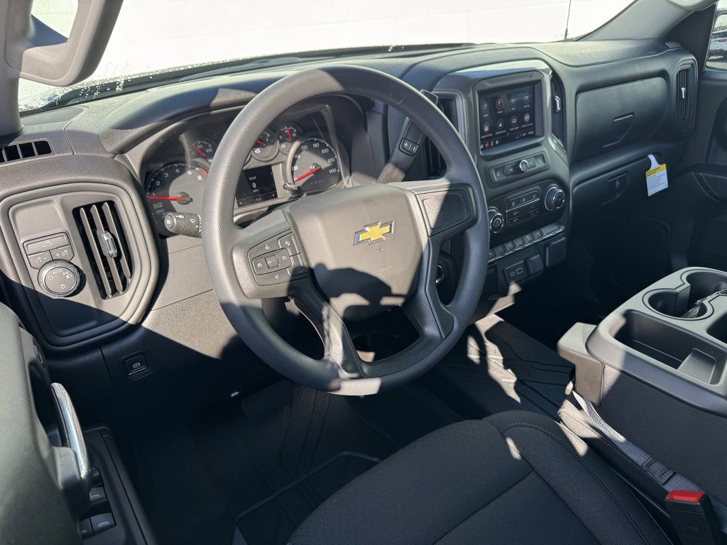 2026 Chevrolet Silverado 1500 Custom photo 3