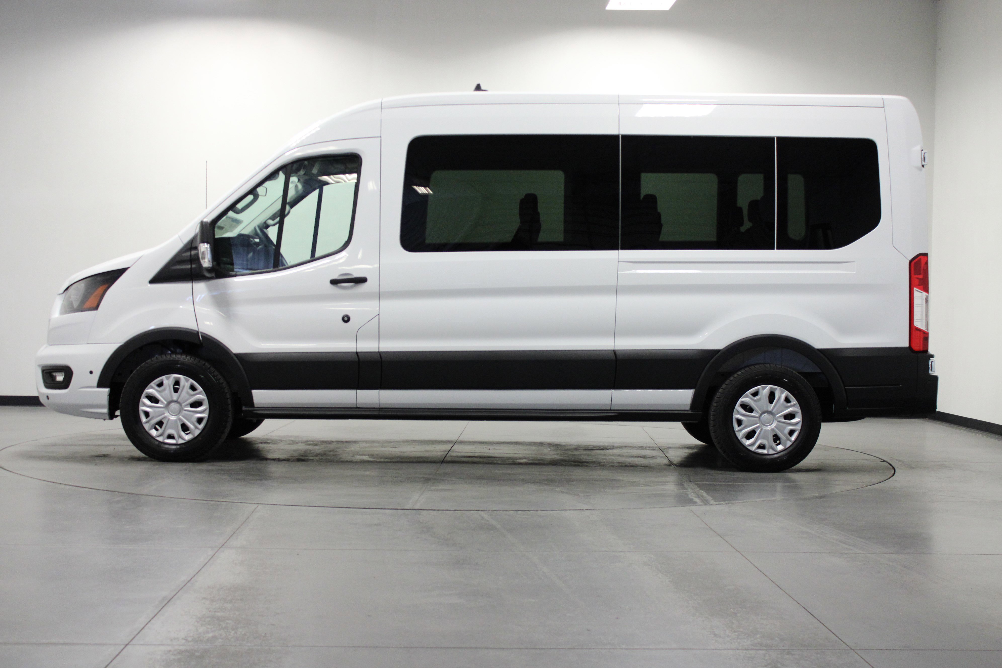 2025 Ford Transit photo 3