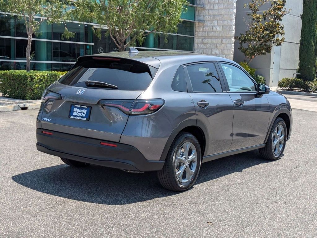 2026 Honda HR-V LX photo 4