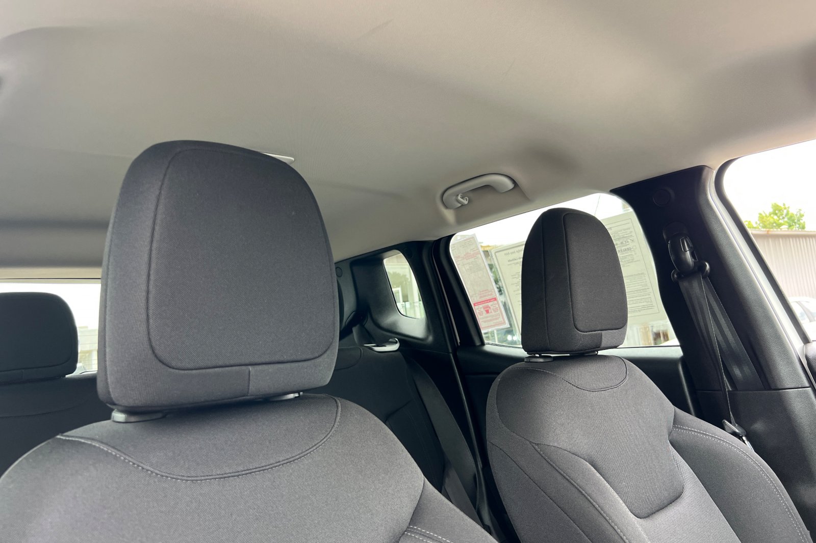 2023 Jeep Renegade Latitude Upland photo 12