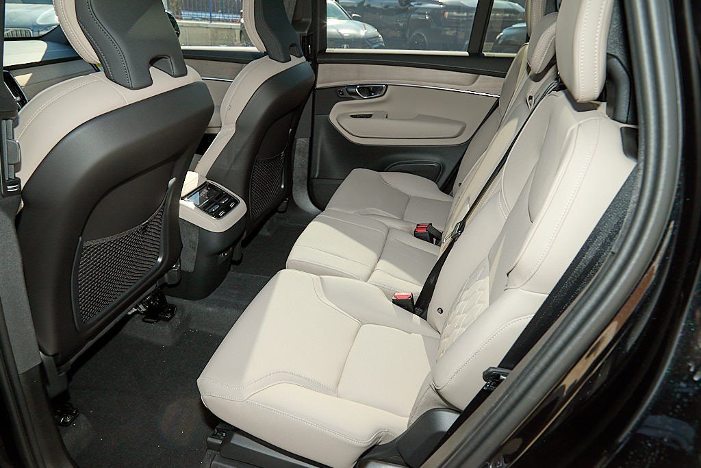 2026 VOLVO XC90 - Image 19