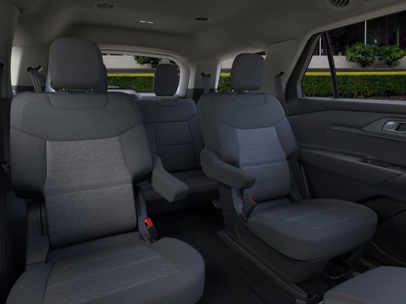 2025 Ford Explorer photo 9