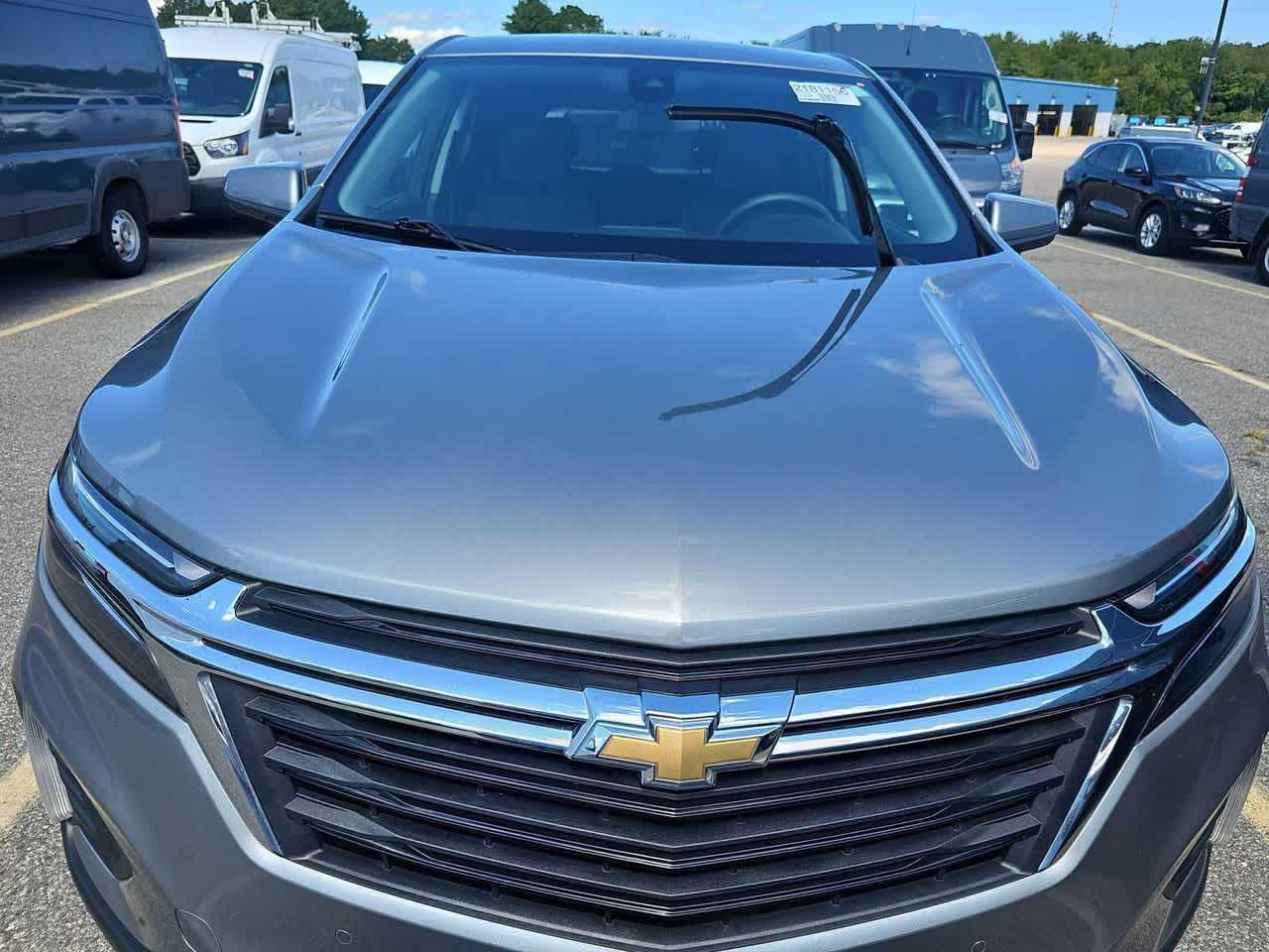 2023 Chevrolet Equinox LT photo 2
