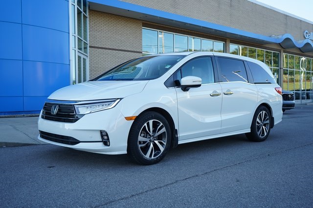 2022 Honda Odyssey Touring photo 3
