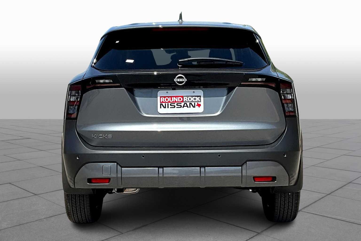 2025 Nissan Kicks SV photo 3