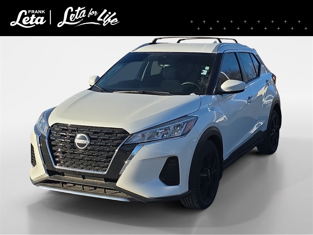 2023 Nissan Kicks SV's photo