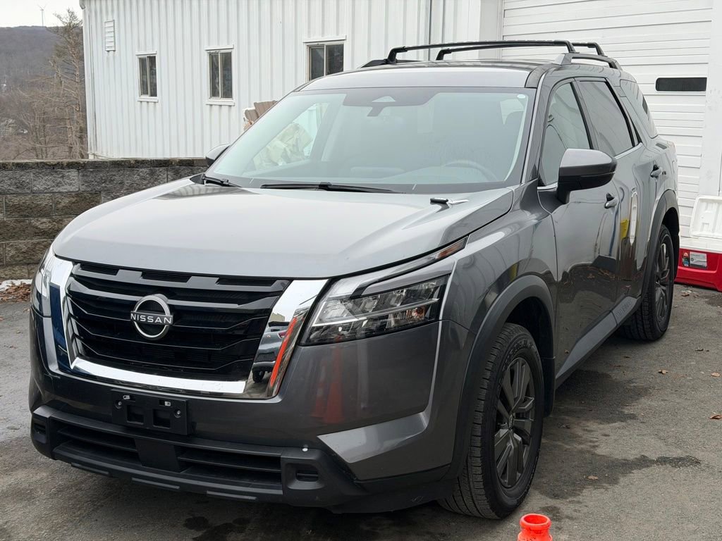 2022 Nissan Pathfinder SV