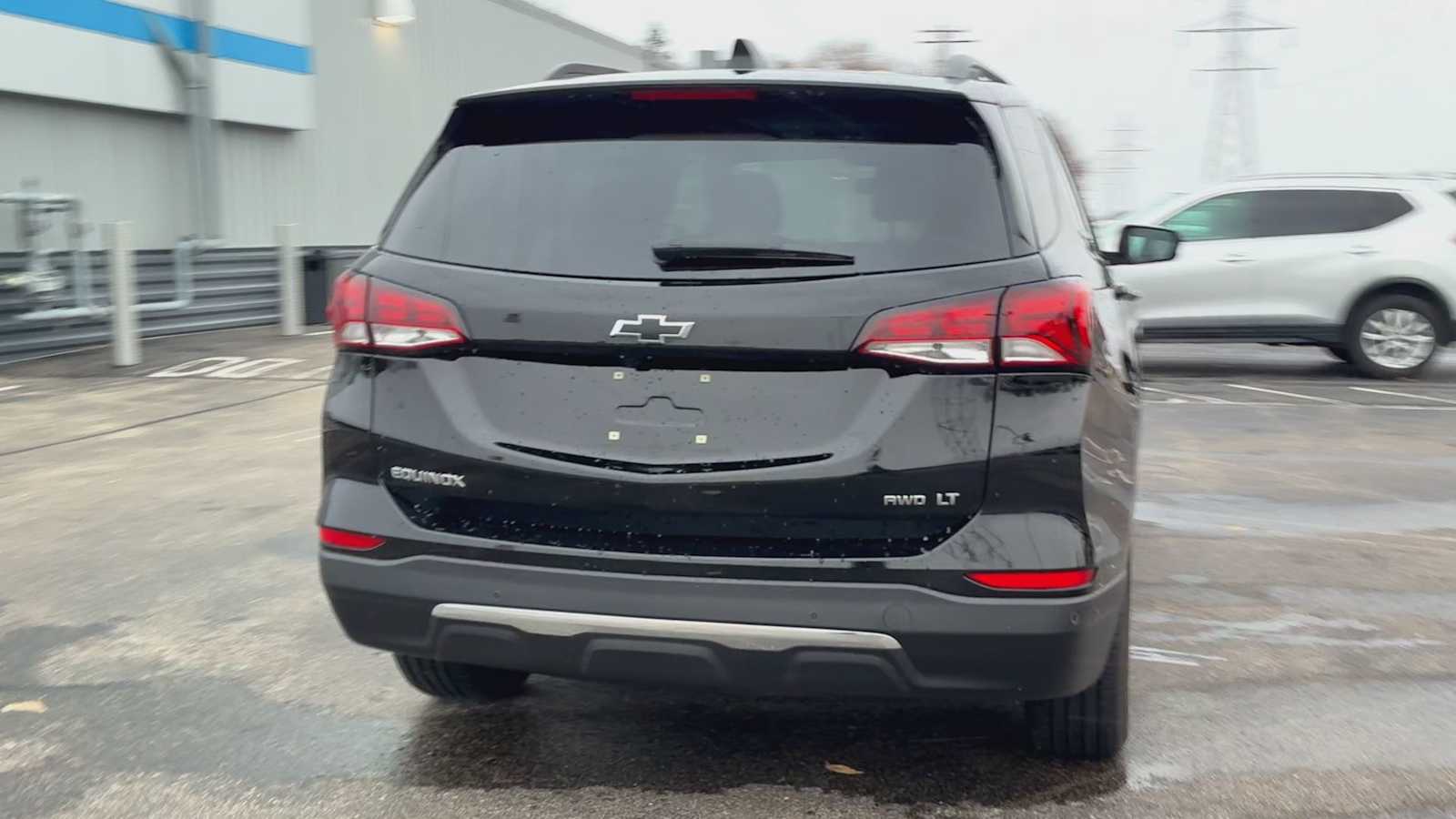 2023 Chevrolet Equinox LT photo 3