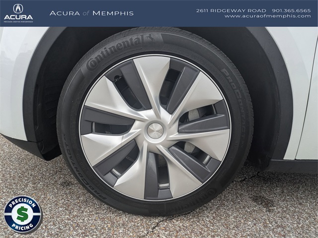 2024 Tesla Model Y Standard Range photo 9