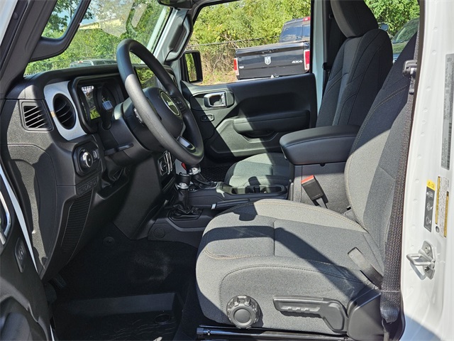 2025 Jeep Wrangler Sport photo 4