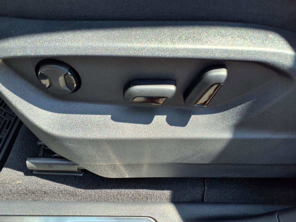 2025 Volkswagen Atlas Peak Edition SE photo 4