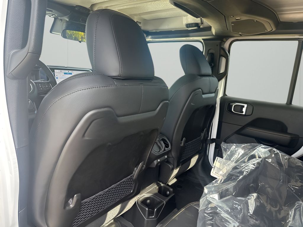 2025 Jeep Gladiator Sport photo 16