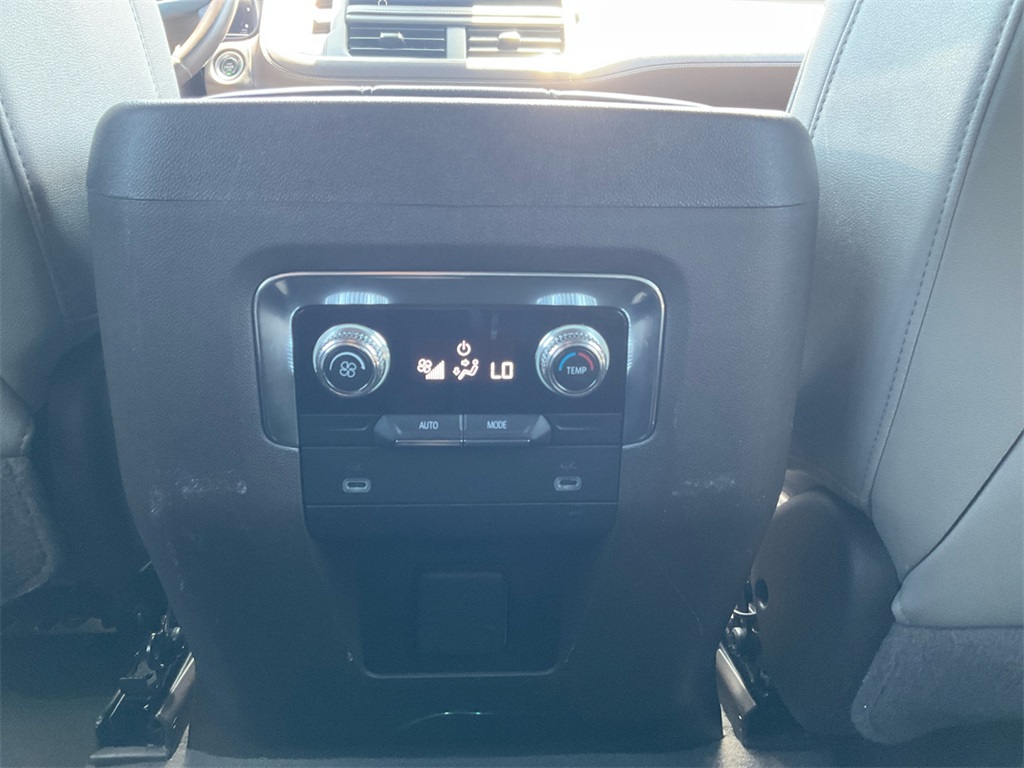 2023 Gmc Yukon XL SLT photo 23