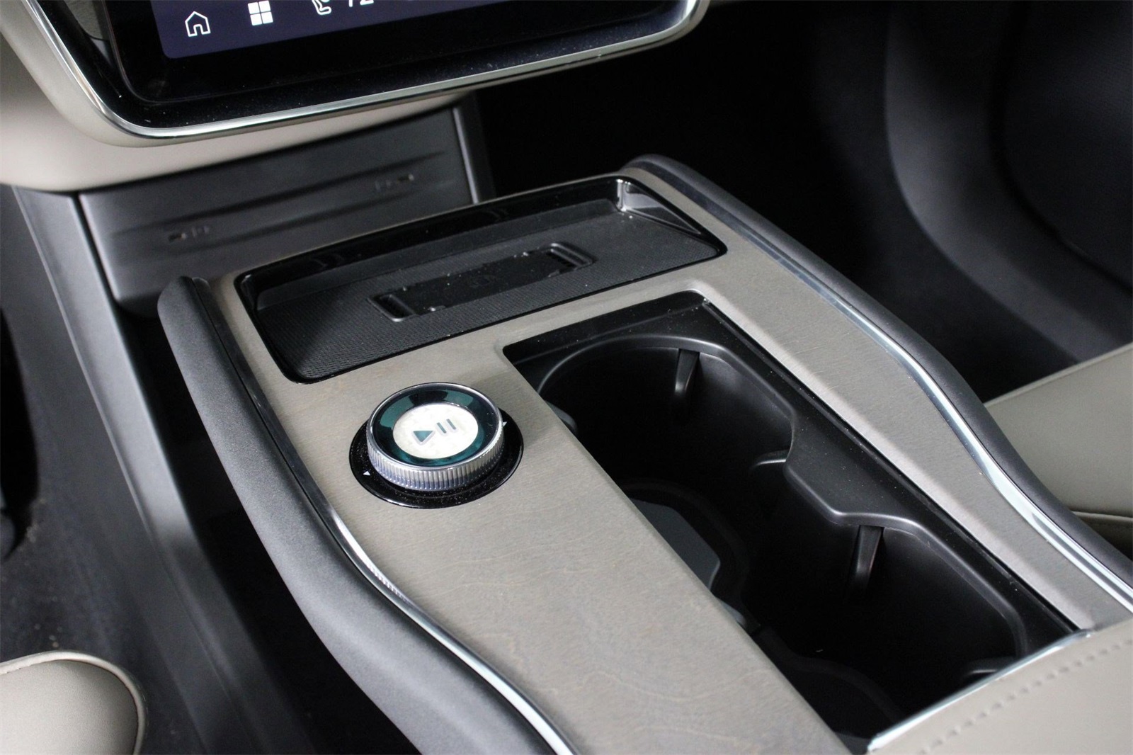 2025 Volvo EX90 Twin Motor Performance Ultra photo 7