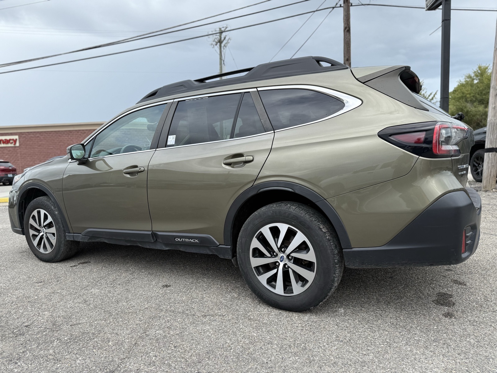2020 Subaru Outback Premium photo 3