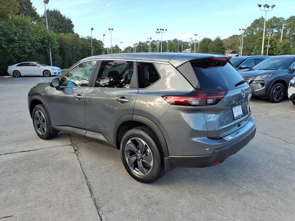 2026 Nissan Rogue SV photo 2