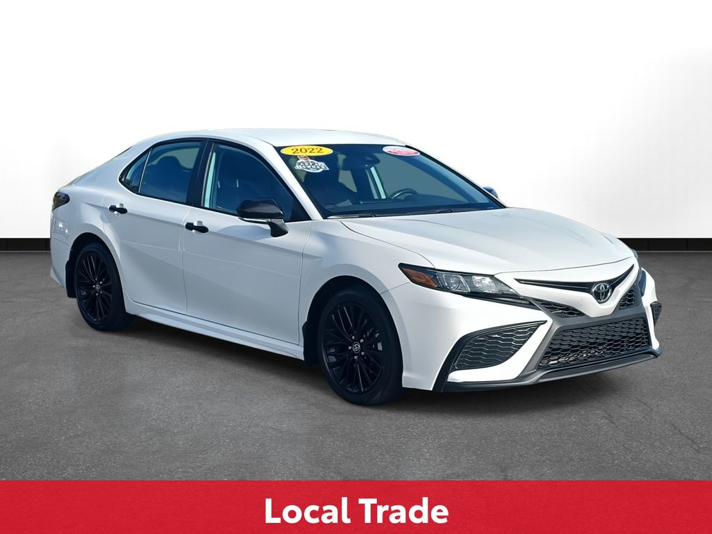 2022 Toyota Camry SE photo 2