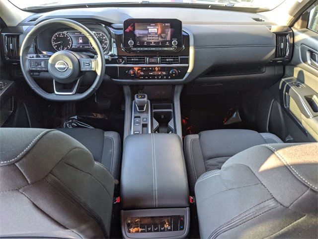 2025 Nissan Pathfinder SV photo 12