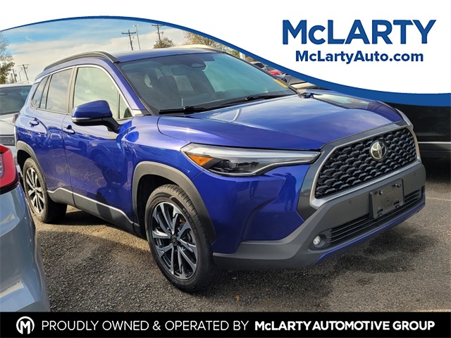 2024 Toyota Corolla Cross XLE's photo