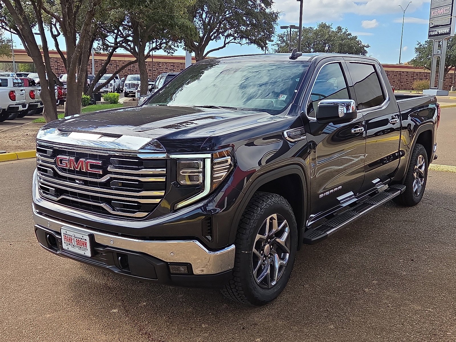 2026 GMC Sierra 1500 SLT's photo
