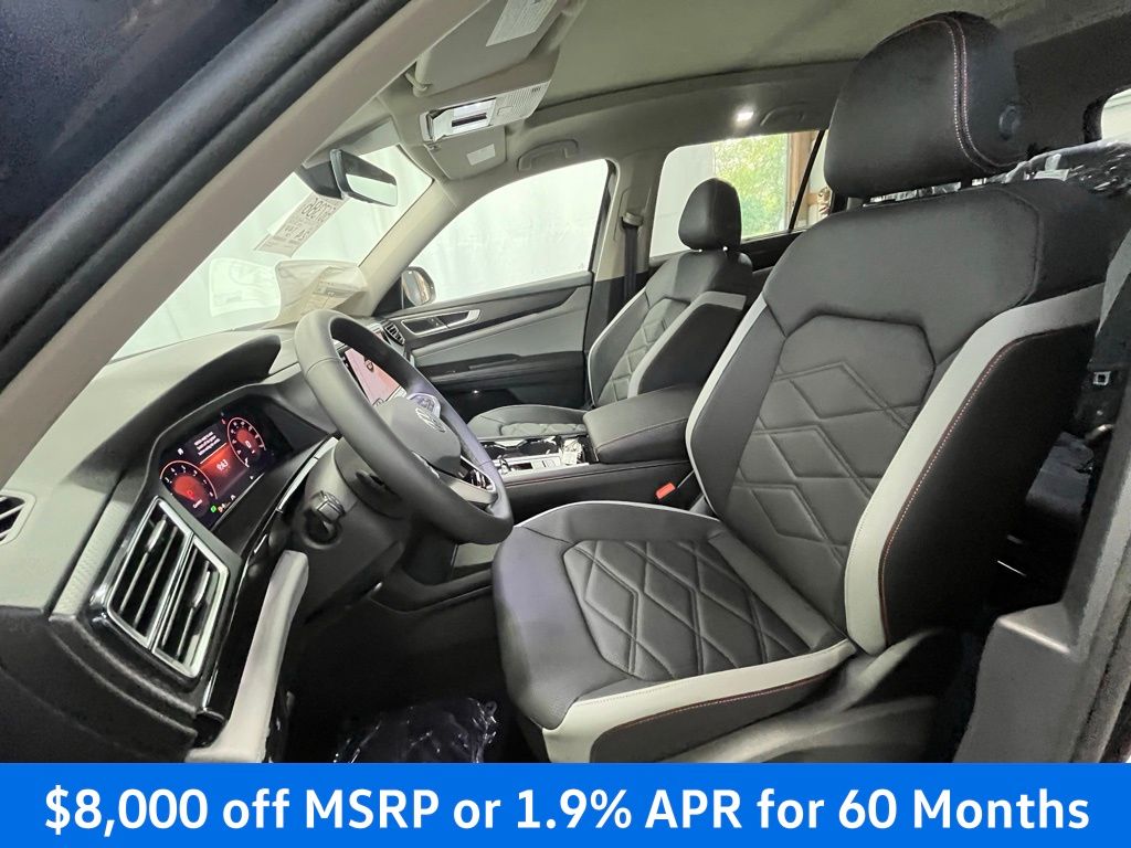 2025 Volkswagen Atlas Peak Edition SE photo 10
