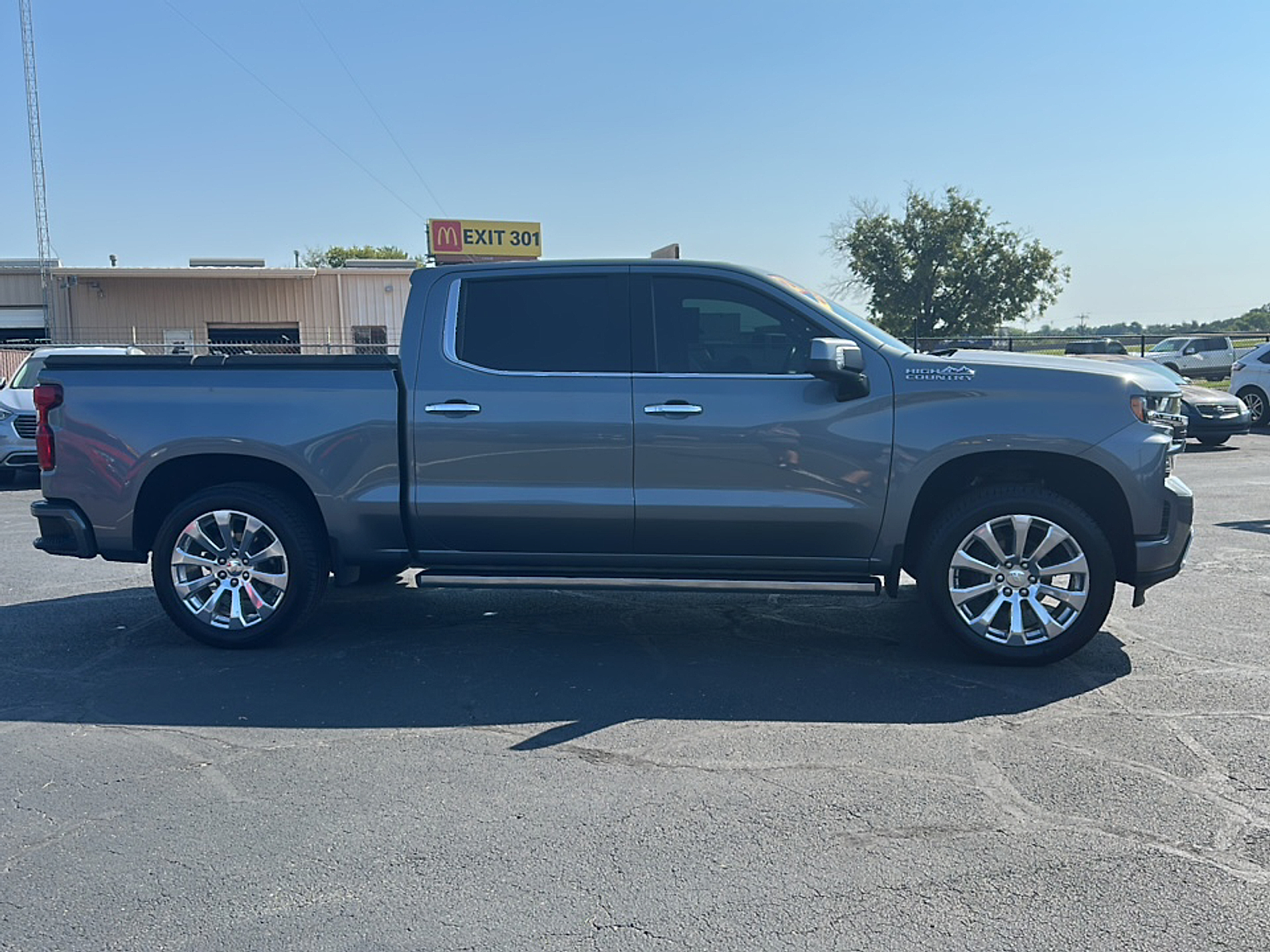 2021 Chevrolet Silverado 1500 High Country photo 3