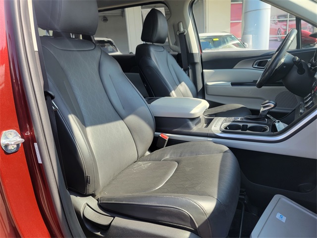 2023 Kia Carnival LX photo 19