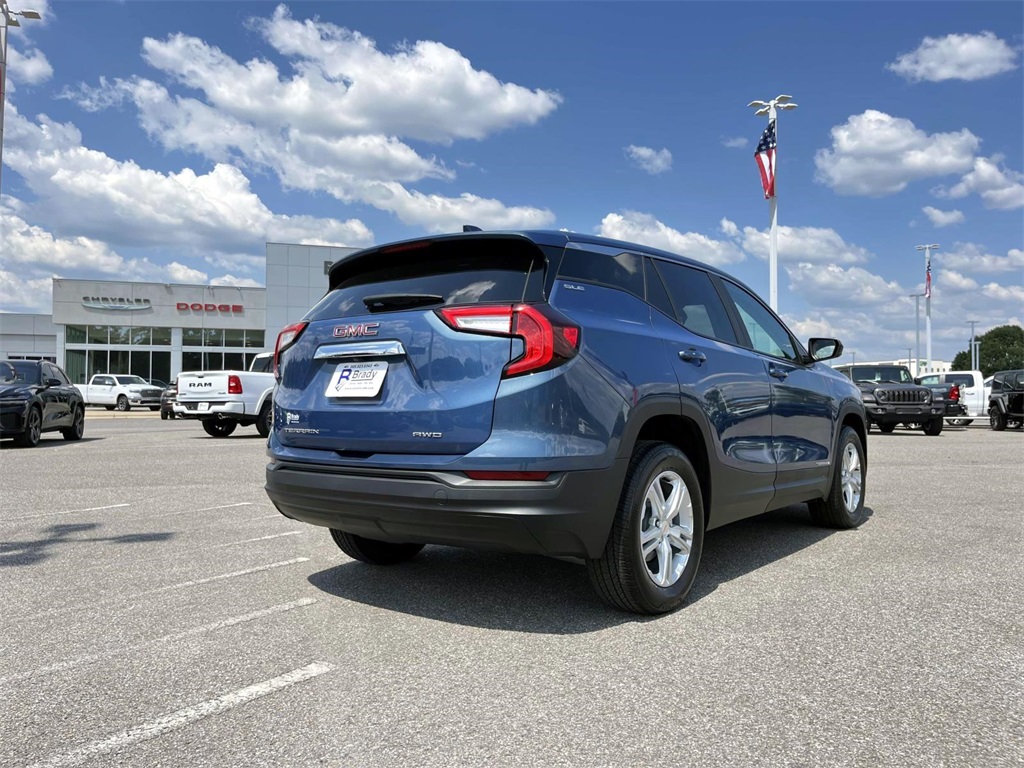 2024 Gmc Terrain SLE photo 3