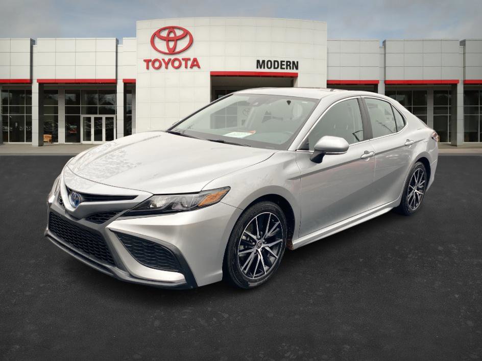 2024 Toyota Camry SE's photo