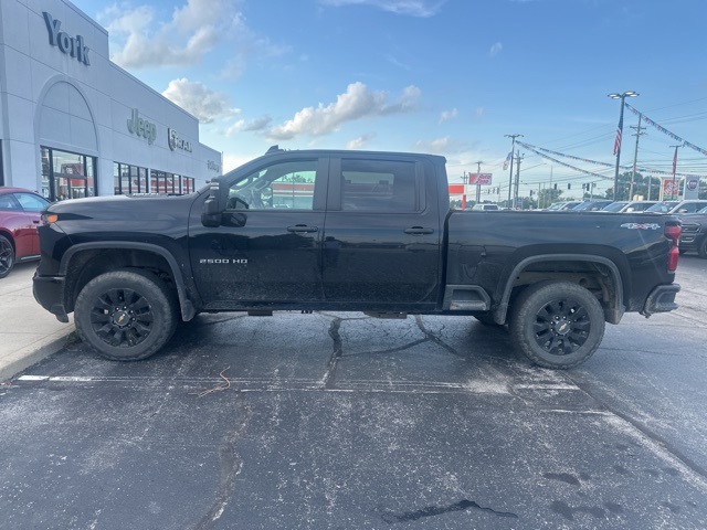 2024 Chevrolet Silverado 2500HD Custom photo 2