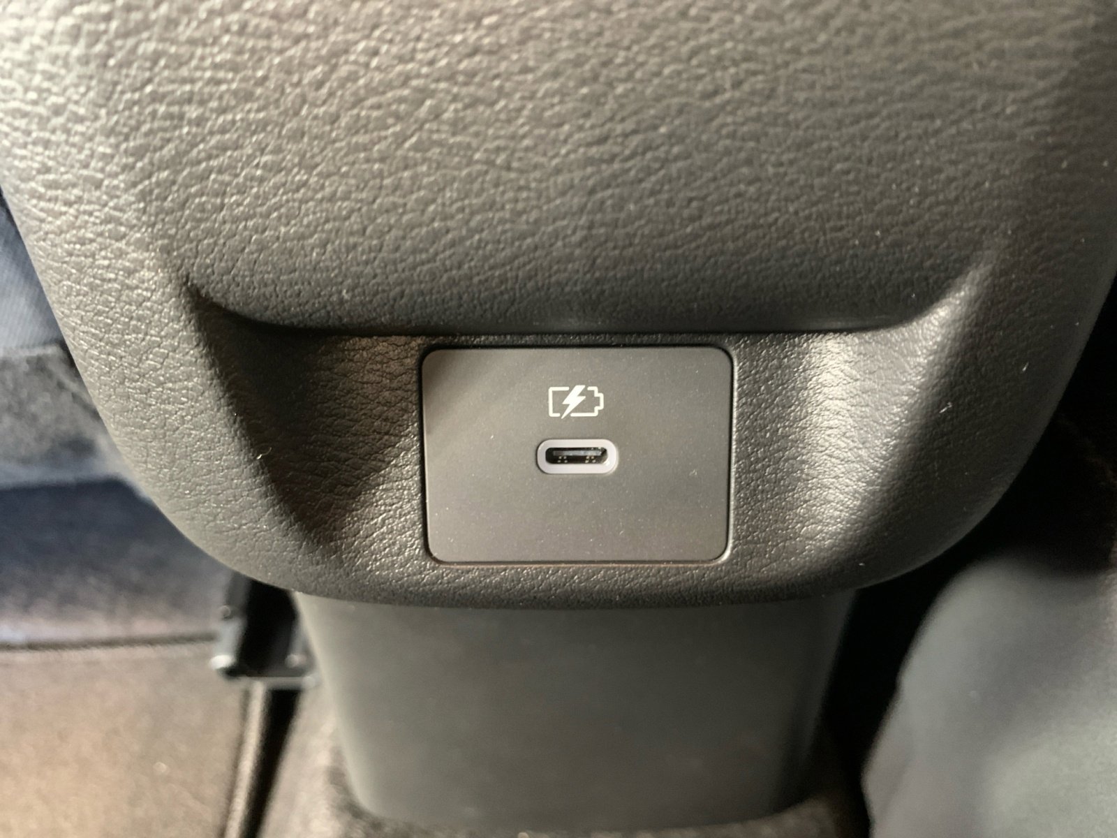 2025 Nissan Versa SR photo 26